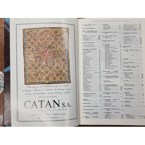 201 - A vintage hardback copy of the book Bottin Mondain 1979. 1856 pages with beautiful illustrations and... 