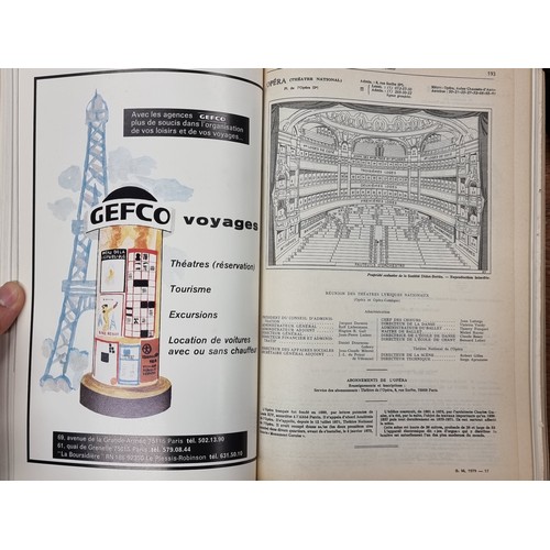 201 - A vintage hardback copy of the book Bottin Mondain 1979. 1856 pages with beautiful illustrations and... 