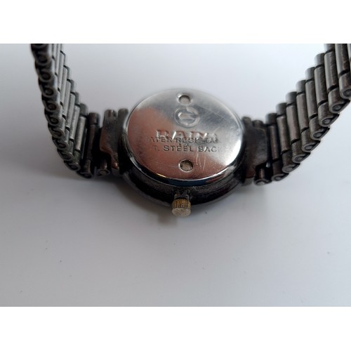 33 - Star Lot: A very beautiful vintage Rado ladies Quartz wrist watch, this stunning example features se... 
