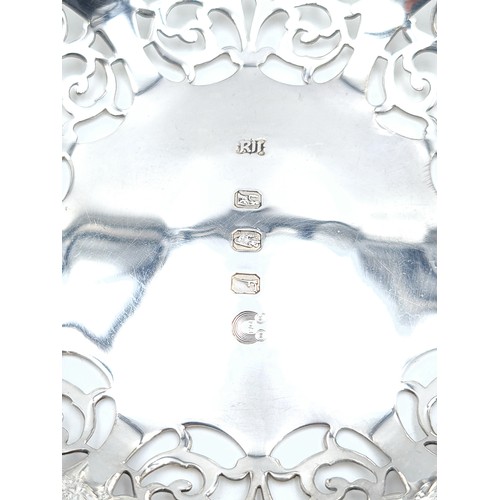 504 - A beautiful example of an Irish silver lattice design bonbon dish, this example features stunning fo... 