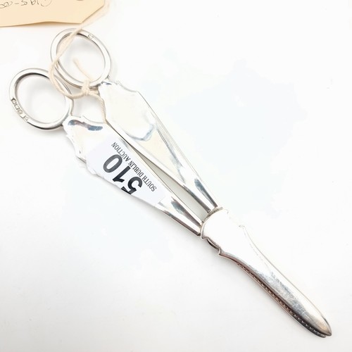 510 - A fine pair of fabulous Sterling Silver grape sissors. Hallmarked Sheffield, circa 1931 with a maker... 