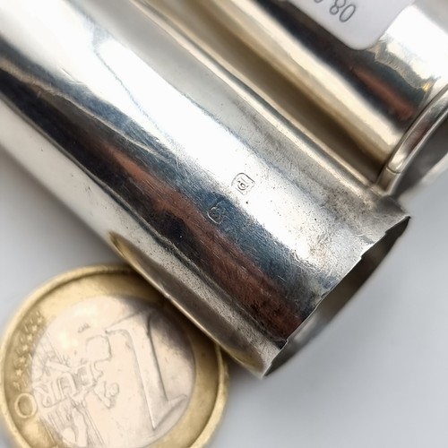 526 - A vintage sterling silver cigar holder. Hallmarked Birmingham, 1903. Length: 14cm. Weight: 27.05 gra... 