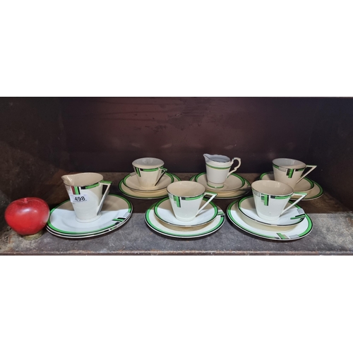 498 - A wonderful 18 piece Art Deco partial tea service by Wedgwood. Including cups, saucers and plates. W... 