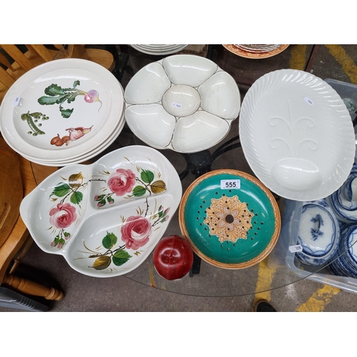 555 - A selection of seven antique ceramic items including an Italian made hand painted serving platter, a... 