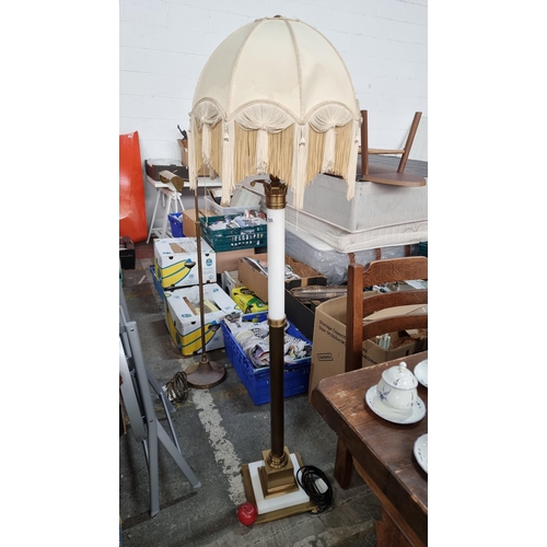 700 - Star lot : An elegant and Beautiful  floor standing lamp. A very well constructed heavy piece with b... 