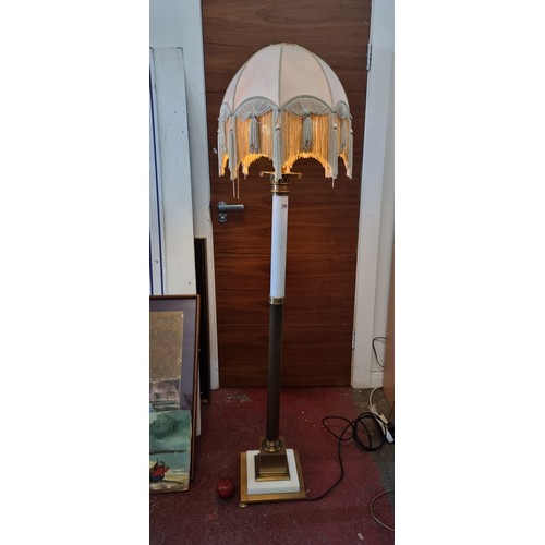 700 - Star lot : An elegant and Beautiful  floor standing lamp. A very well constructed heavy piece with b... 