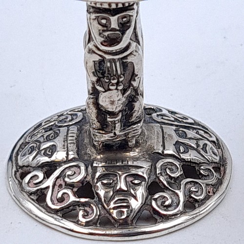 515 - Star Lot: A brilliant pair of high quality Irish silver goblets, these examples are excellently craf... 