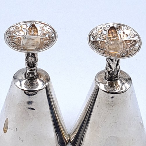 515 - Star Lot: A brilliant pair of high quality Irish silver goblets, these examples are excellently craf... 