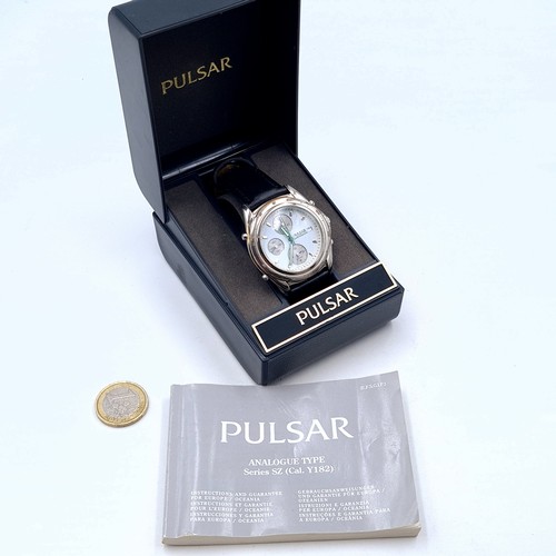 520 - A Pulsar chronograph wrist watch, featuring an analog type of the series S.Z. This example features ... 