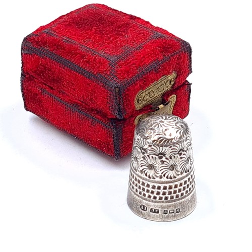 546 - A collection of sewing related items, consisting of an antique cased thimble. Hallmarked James Fento... 