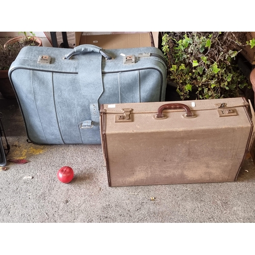 985 - Two high quality suitcases including a vintage brown hard case example with gingham interior, Bakeli... 