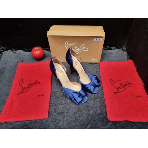 332 - Star Lot : A pair of as new very pretty genuine high heeled shoes by Christian Louboutin with the ic... 