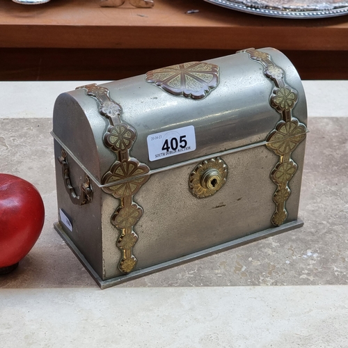 405 - A very heavy antique pewter jewellery box made by Bramah London, with copper fittings. Fitted with a... 