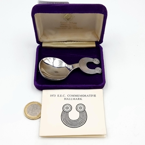 49 - A fabulous and hand crafted Irish silver Glensheen collar spoon. Hallmarked Dublin, circa 1973. Set ... 
