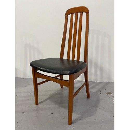 846 - Star lot : A fabulous set of Six teak Mid Century Modern dining chairs with tapered slat backs and u... 