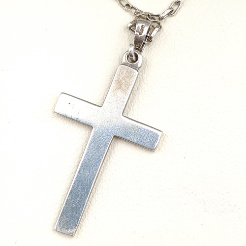 544 - A very attractive sterling silver pendant cross and chain, set with incised detail. Chain length: 54... 