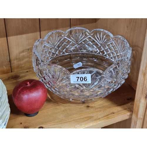 706 - A stunning large heavy vintage Waterford Crystal bowl in a rare pattern.