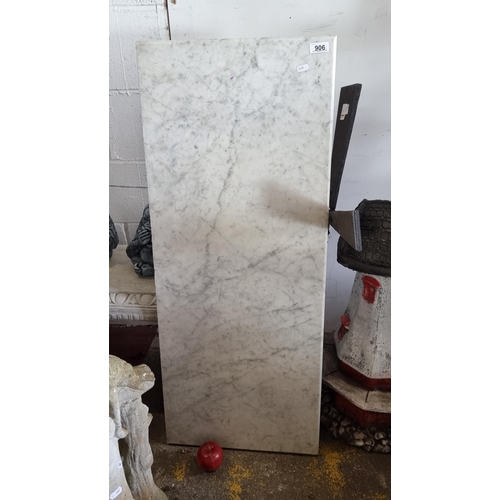 906 - A very heavy solid slab of veined vintage Italian marble. Suitable for use as a work surface or top ... 