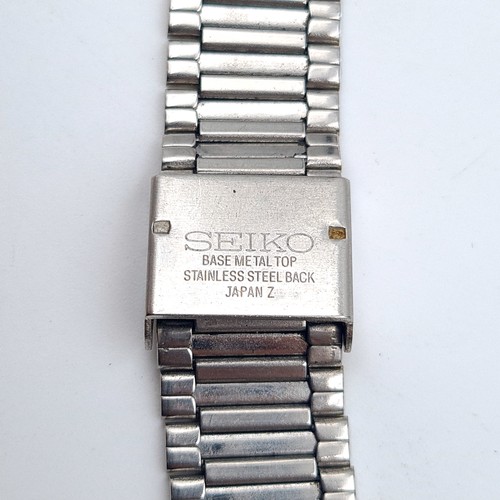 42 - Two vintage Seiko quartz watches, comprising of a fabulous tank style example and both featuring str... 