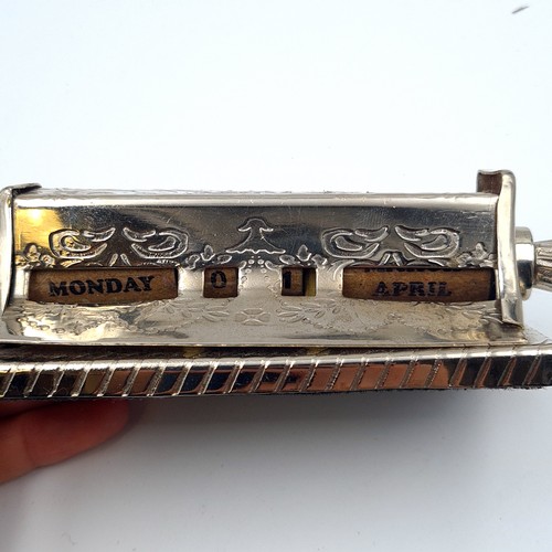 53 - A stunning Art Deco silver plated scroll and desk calendar. This example is in working order and fea... 