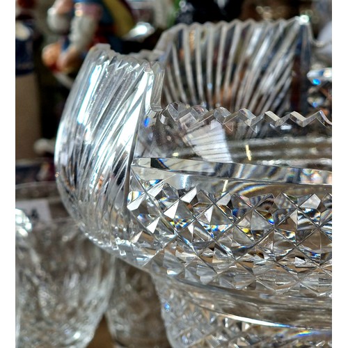 112 - Star Lot - A beautiful limited edition Waterford Crystal footed centre-piece bowl in the Museum desi... 