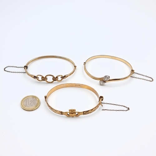 22 - An excellent collection of three 9 carat gold core vintage bracelets, comprising of gem set and etch... 