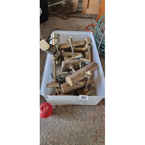 897 - A box containing a large number of vintage brass painting light fittings with adjustable angle setti... 