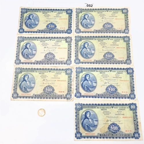 52 - A collection of seven £10 Lady Lavery Irish banknotes with four dating from the 2.12.1976 and other ... 
