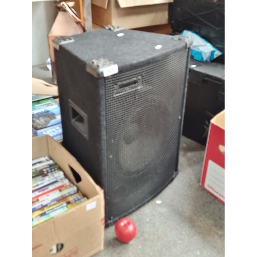 958 - A very large Inter-M Professional Speaker System model no. SR-122C.