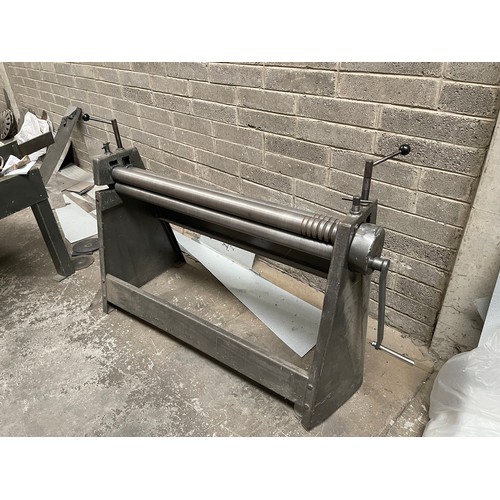 966 - Star Lot : 1.25 meter Edwards Metal Roller, in good working order. 
Items from this vendor to be col... 