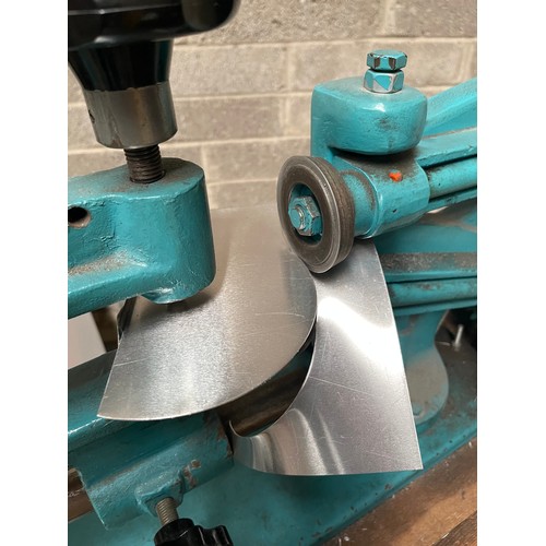 970 - Star Lot : Round metal cutter, working well Can cut out up to 10