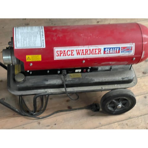 979 - A Sealy Space Warmer. In good working order.   Items from this vendor to be collected first week in ... 