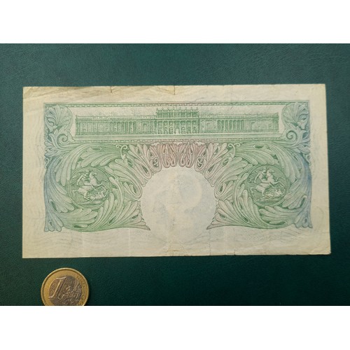 77 - Star lot : A large banknote collection including good Irish and international examples. Held in a go... 