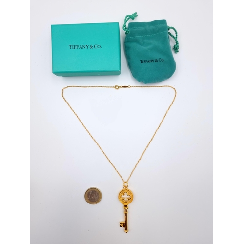 20 - A pretty gilt pendant necklace, featuring a quaint pendant key. Length: 44cm. Item comes in Tiffany ... 