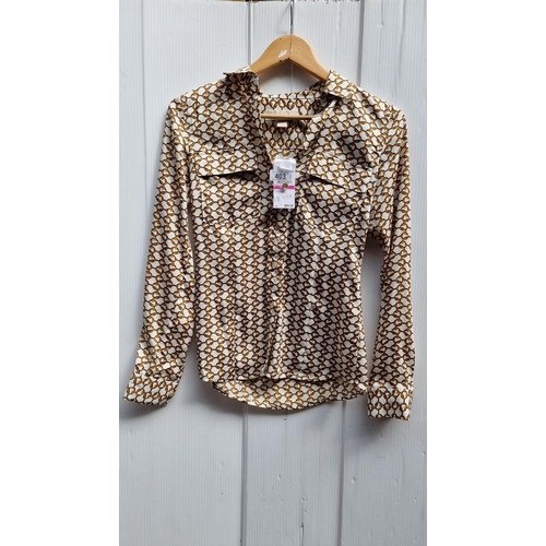 403 - A brand new Michael Kors ladies' shirt blouse in a soft cream shade with chain link gold pattern. Wi... 