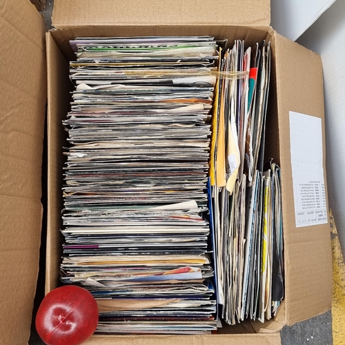 623 - A huge collection of approximately 120 vinyl singles from the 1970s / 1980s mostly rock and pop. Unc... 