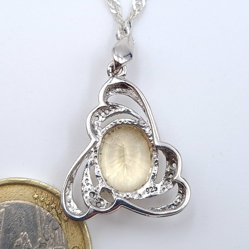 9 - A very pretty Citrine stone pendant necklace, set in sterling silver and featuring a heavy, high qua... 