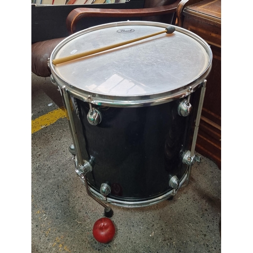 440 - A Pearl Branded Target series floor Tom drum (16