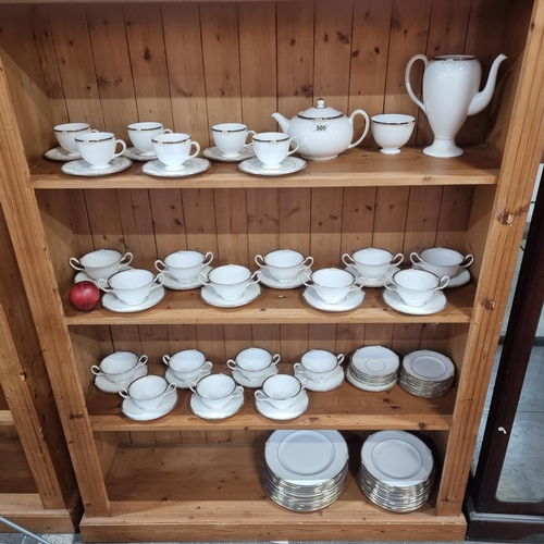 500 - Star Lot: An elegant approx. 80 piece servingware set from Wedgwood in the 'Cavendish' pattern compr... 