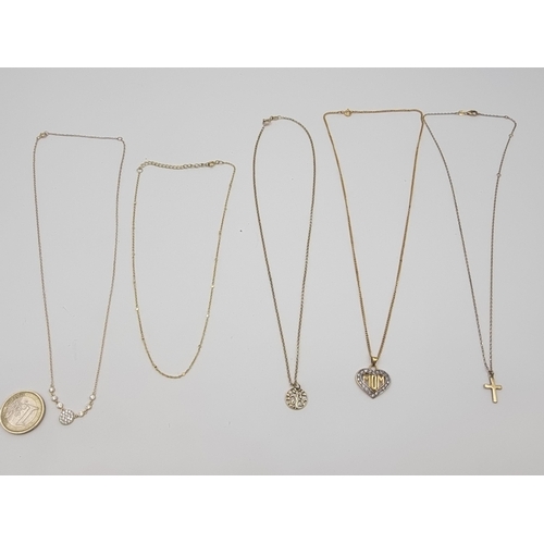 510 - A collection of five silver gilt necklaces, set with pretty pendants. Total weight: 13.52 grams. All... 