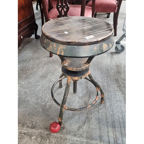 617 - Star Lot : A well constructed and unusual industrial sculptures stand . Featuring a tubular metal fr... 