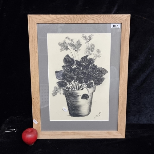 67 - A beautiful original charcoal on paper artwork by the artist Blanche Miller and dating to 2009. Feat... 