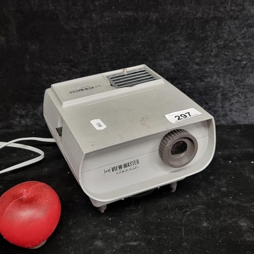 297 - A vintage Belgian made projector from View Master Classic with serial number 432-821.