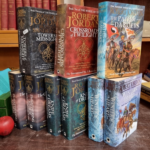 752 - A collection of 9 hardback Robert Jordan books from the 'Wheel of Time' series. Including three exam... 