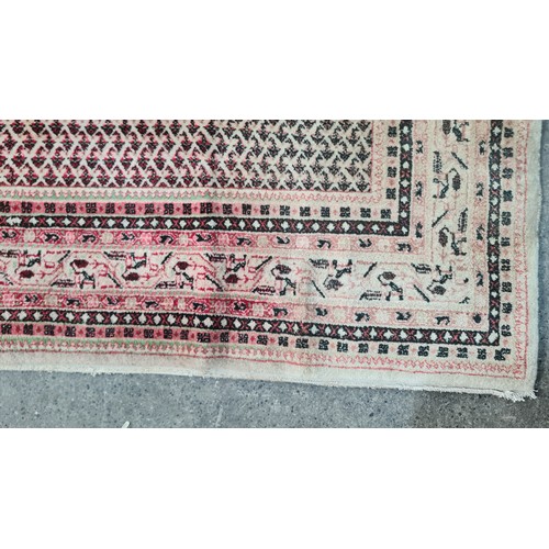 687 - Star lot : A fabulous hand knotted Sarough Mir- Teppich  wool rug in shades of cream and brown. Mm: ... 