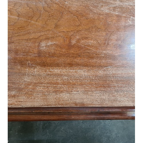 786 - Star Lot : A Super golden Oak Victorian Dining table, With round thick legs and a curved border a ve... 