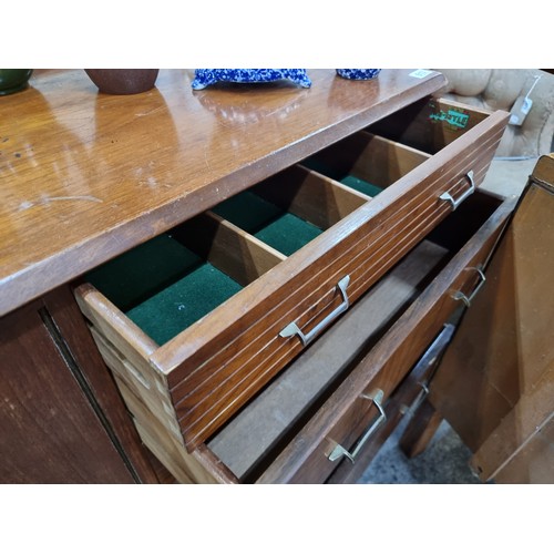 613 - Star Lot : A fabulous vintage mid-century modern sideboard with gallery back, four drawers to side a... 