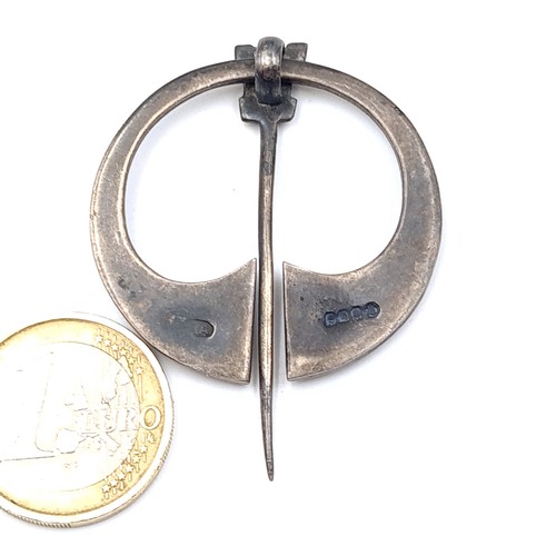 47 - A great example of a silver Irish Celtic revival Tara brooch, featuring hallmarks to reverse.