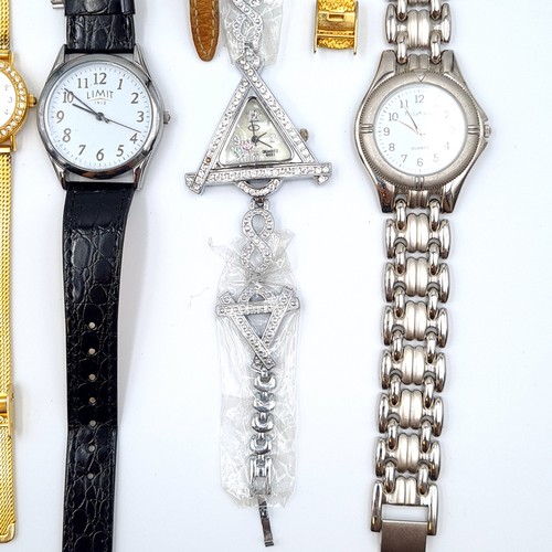 7 - A large and assorted collection of ladies and gentleman's wrist watches, comprising of modern-vintag... 