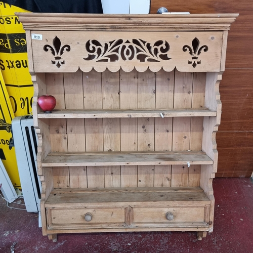 910 - A very characterful country kitchen style pine wall mounting dresser. With three shelves, pullout dr... 